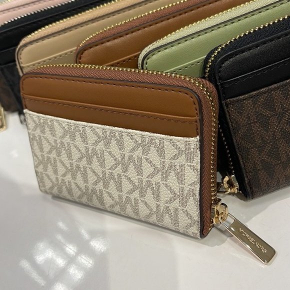 Michael Kors Jet Set Travel Medium Zip Around Card Case Vanilla - Picture 15 of 16